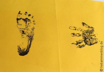 Geburtsanzeige mit Baby Hand- und Fußabdruck