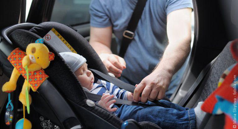 Sicher im Auto: Nur mit Babyschale